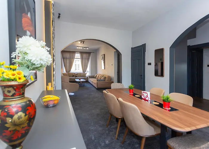 Urban Elegance Apartment